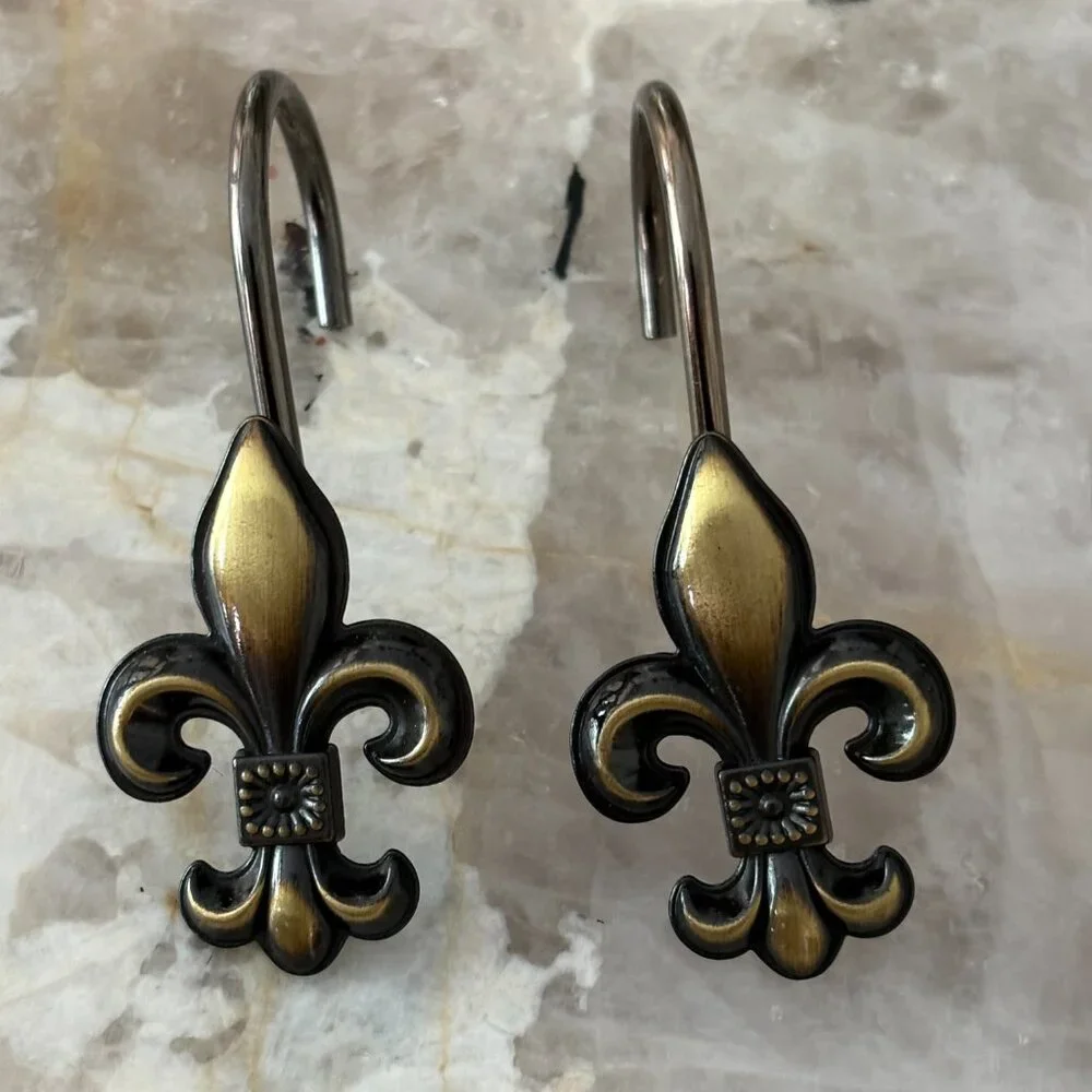Fleur-de-lis shower curtain